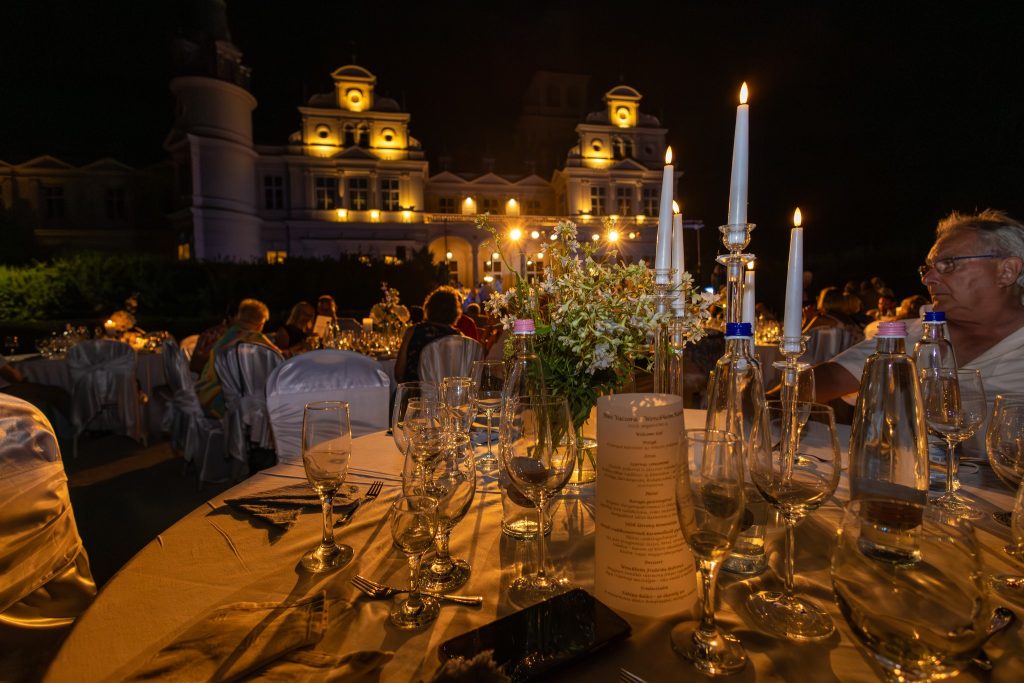 Kornélia Étterem és Cukrászda