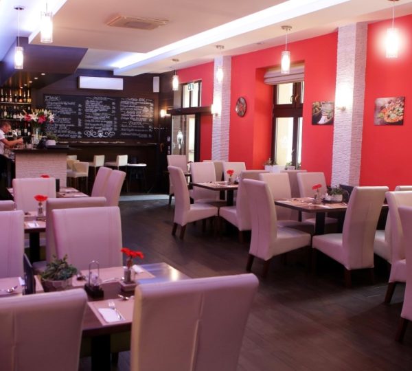 Varkonyi Bistro and Bar
