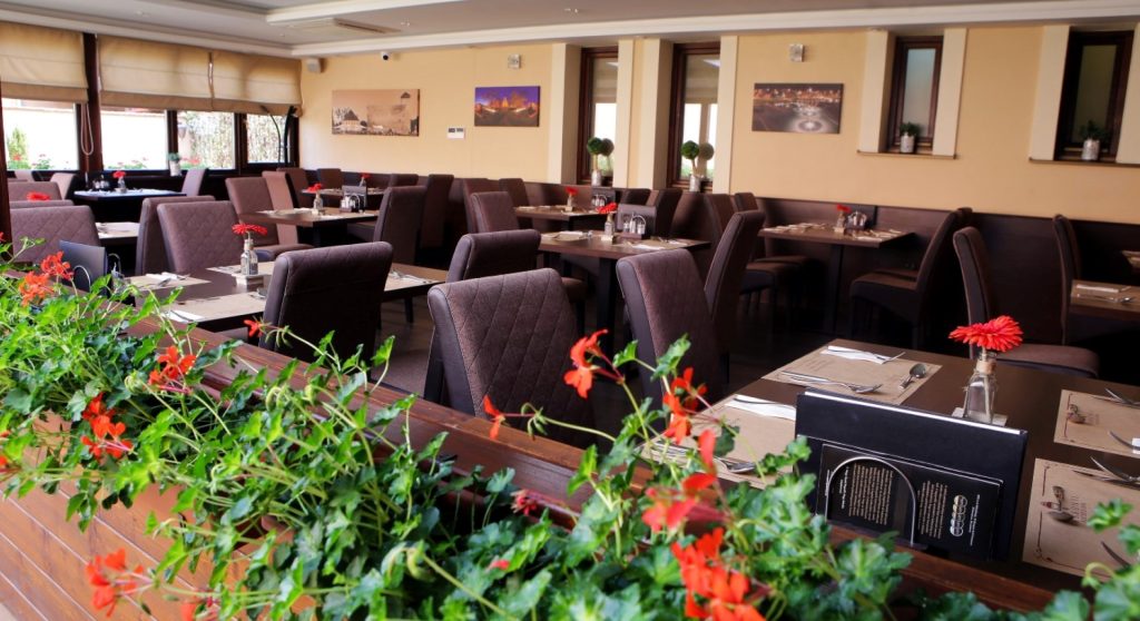 Varkonyi Bistro and Bar