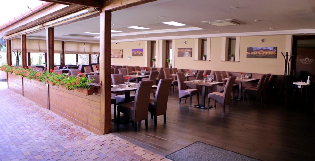 Varkonyi Bistro and Bar